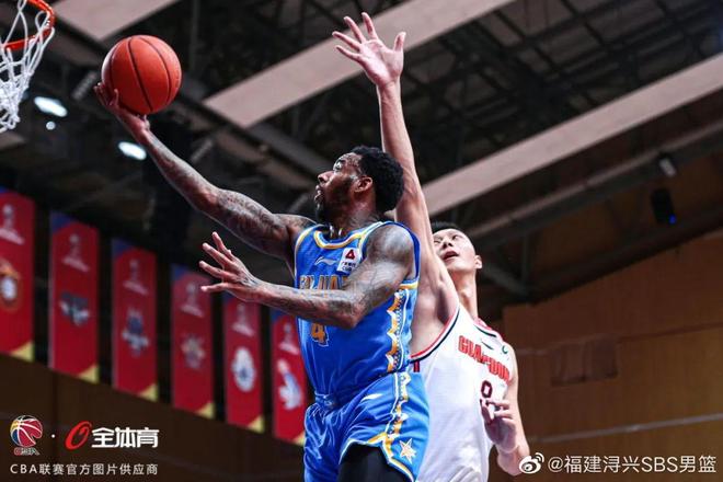 哈哈体育平台官网-赛前体能课后；瓦伦西亚迎来里程碑备战CBA季后赛；更衣室稳定；细节决定成败