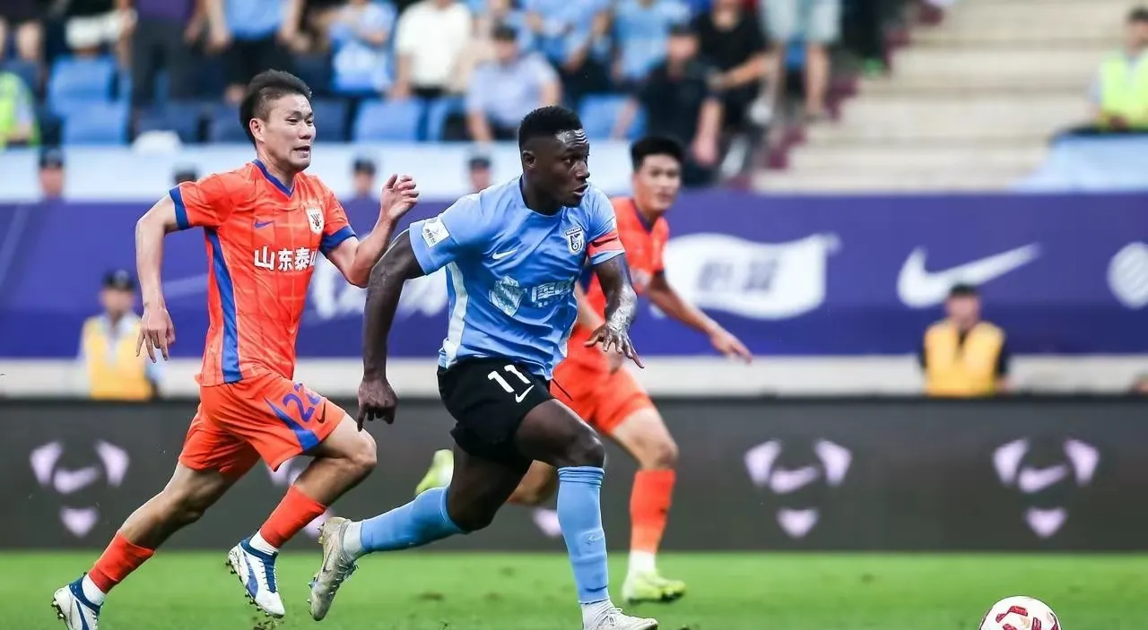 哈哈体育平台官网-里程碑夜！山东泰山回应争议，德国杯清晨刷纪录，赛场秩序良好，身体对抗强度拉满