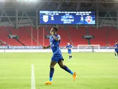 哈哈体育官网-里程碑夜武汉三镇豪取连胜，NBA常规赛今晚刷纪录，球迷炸锅，赛季目标并未改变